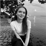 Mathe-Tutor der Klasse 1-10. Ich würde Online-Unterricht geben. Ich bin in der 12. Klasse und bin selber Tutorin in meiner Schule